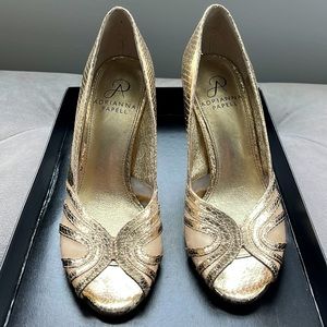 ADRIANNA PAPELL SNAKESKIN GOLD HEELS